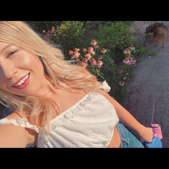 Meet your Posher, Ashley - Picture 1 of 1